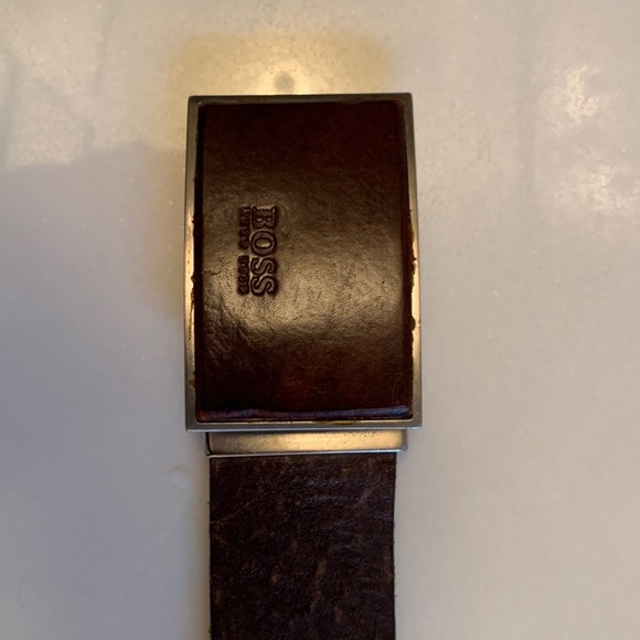 Hugo boss brown leather belt. Size 30-33. - Picture 1 of 2